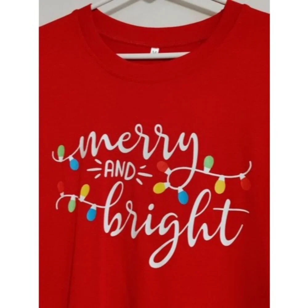 Christmas T-Shirt Medium NWOT Womens MERRY AND BRIGHT - Picture 2 of 9